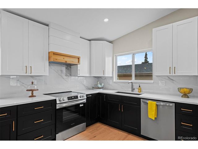 5730 W 74th Ave, Arvada, CO 80003