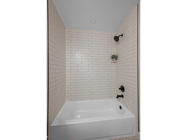 5730 W 74th Ave, Arvada, CO 80003