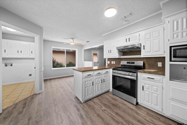 4715 Edinburgh, Tyler, TX 75703