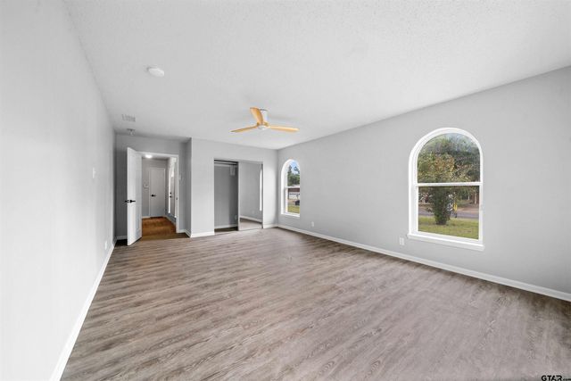 4715 Edinburgh, Tyler, TX 75703