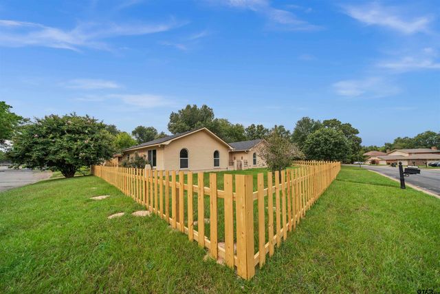 4715 Edinburgh, Tyler, TX 75703