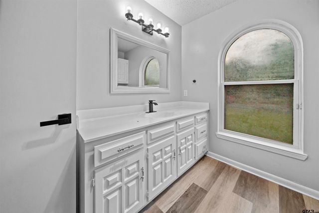 4715 Edinburgh, Tyler, TX 75703