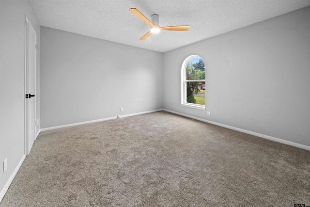 4715 Edinburgh, Tyler, TX 75703