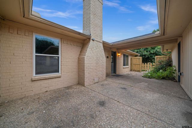 4715 Edinburgh, Tyler, TX 75703