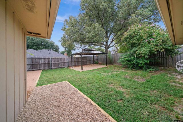 4715 Edinburgh, Tyler, TX 75703