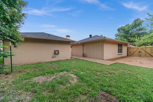 4715 Edinburgh, Tyler, TX 75703