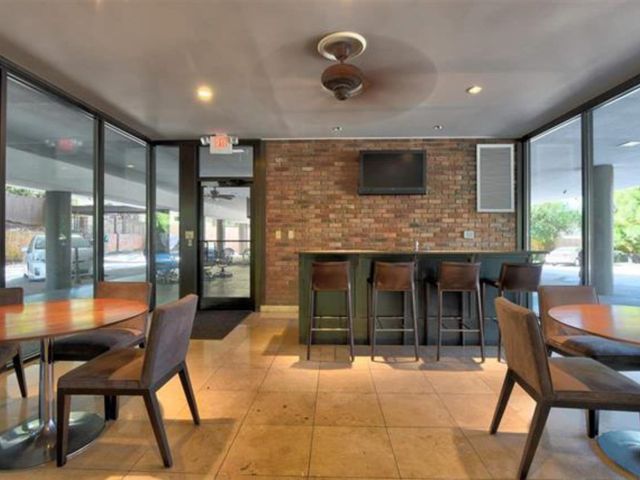 2195 Poplar Ave Apt 304, Memphis, TN 38104