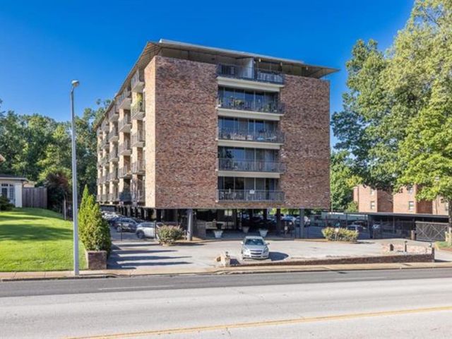 2195 Poplar Ave Apt 304, Memphis, TN 38104