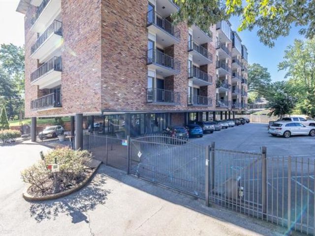 2195 Poplar Ave Apt 304, Memphis, TN 38104