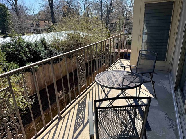 2195 Poplar Ave Apt 304, Memphis, TN 38104