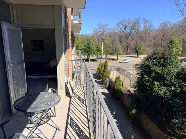 2195 Poplar Ave Apt 304, Memphis, TN 38104