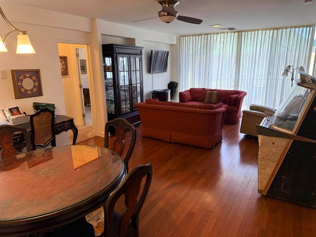 2195 Poplar Ave Apt 304, Memphis, TN 38104