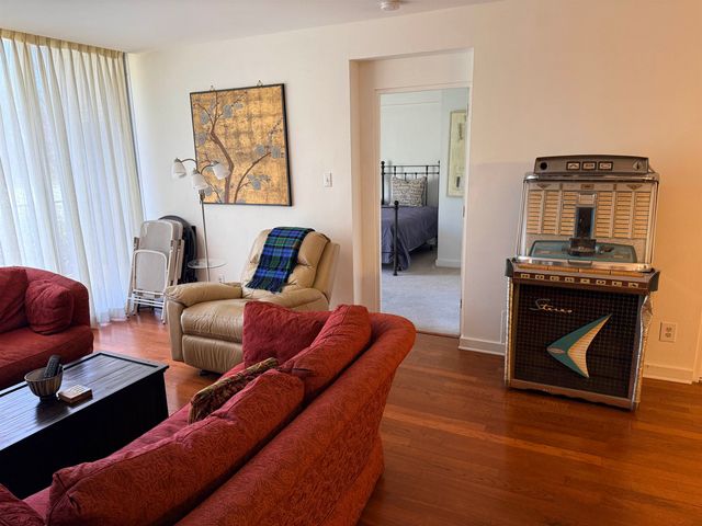 2195 Poplar Ave Apt 304, Memphis, TN 38104