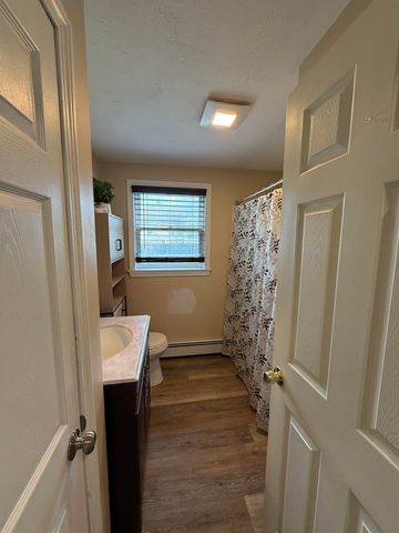 7 Willow Street, Allenstown, NH 03275
