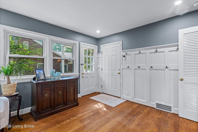 3906 Leland Rd, Louisville, KY 40207