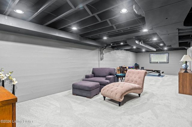 3906 Leland Rd, Louisville, KY 40207