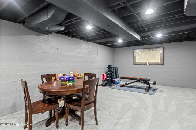 3906 Leland Rd, Louisville, KY 40207