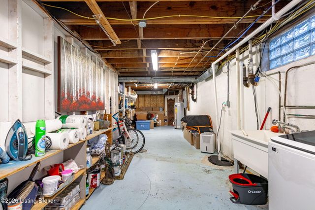 3906 Leland Rd, Louisville, KY 40207