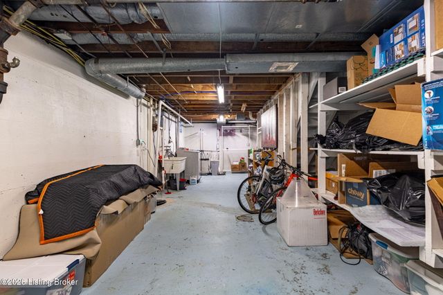 3906 Leland Rd, Louisville, KY 40207