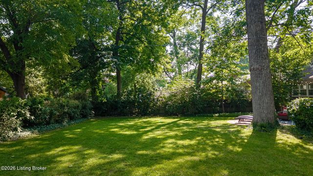 3906 Leland Rd, Louisville, KY 40207