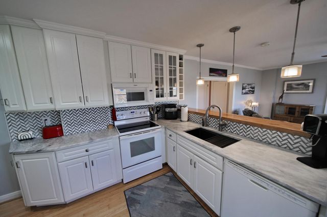 79 Western Avenue N 606, Saint Paul, MN 55102