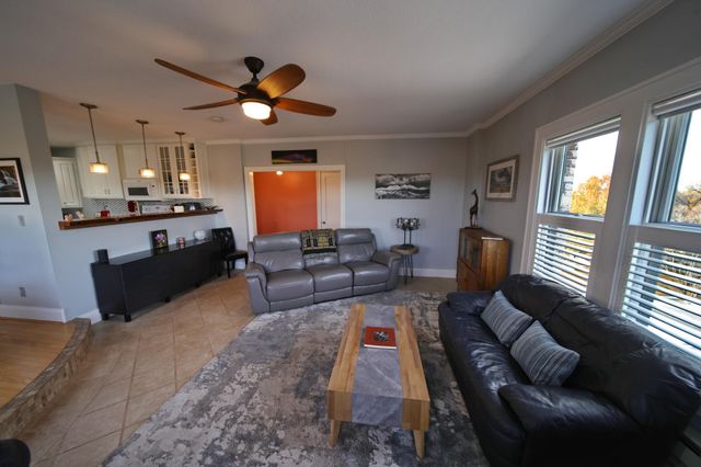 79 Western Avenue N 606, Saint Paul, MN 55102