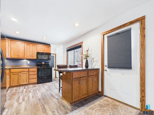 3200 E 17th St Street, Sioux Falls, SD 57103