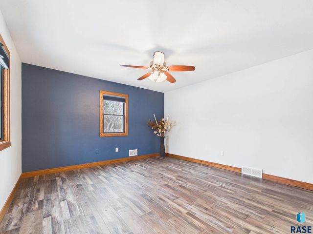 3200 E 17th St Street, Sioux Falls, SD 57103