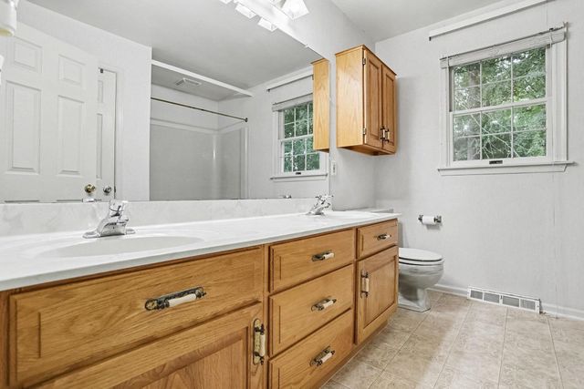 621 ENSMINGER DR, York, PA 17407