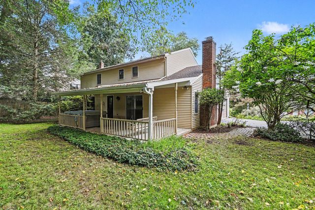 621 ENSMINGER DR, York, PA 17407