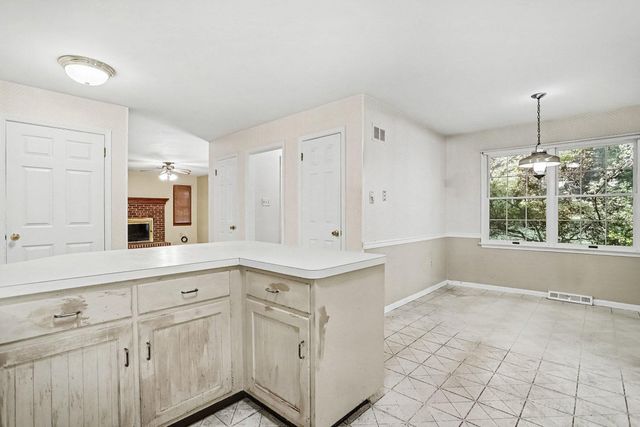 621 ENSMINGER DR, York, PA 17407