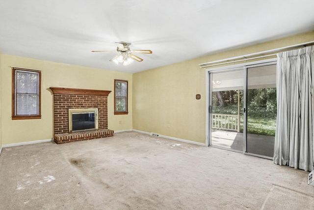 621 ENSMINGER DR, York, PA 17407