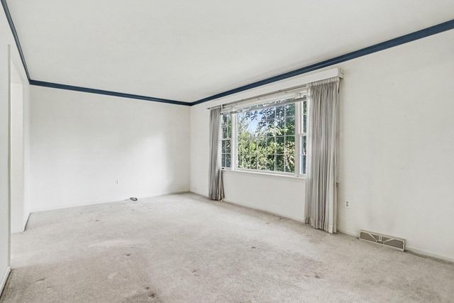 621 ENSMINGER DR, York, PA 17407