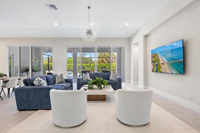 9364 Coral Isles Circle, Palm Beach Gardens, FL 33412