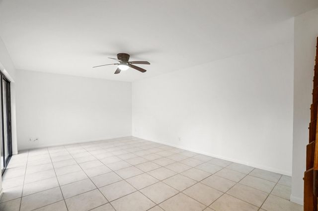 7690 Courtyard Run W, Boca Raton, FL 33433
