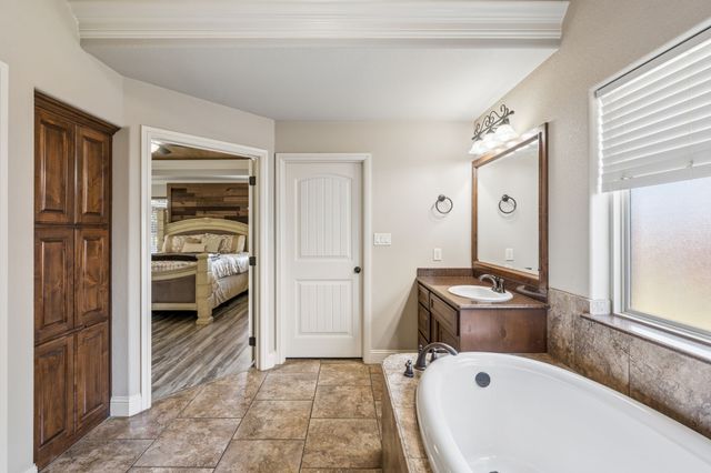 3000 Elkton Drive, Granbury, TX 76049