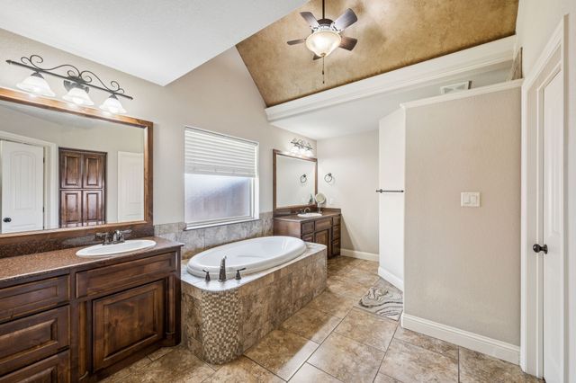 3000 Elkton Drive, Granbury, TX 76049