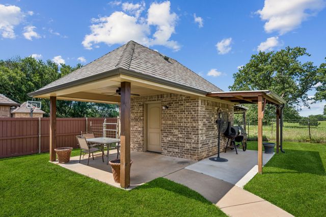 3000 Elkton Drive, Granbury, TX 76049