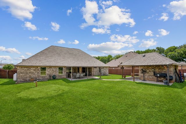 3000 Elkton Drive, Granbury, TX 76049