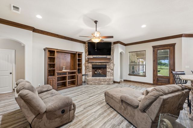 3000 Elkton Drive, Granbury, TX 76049