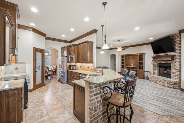 3000 Elkton Drive, Granbury, TX 76049