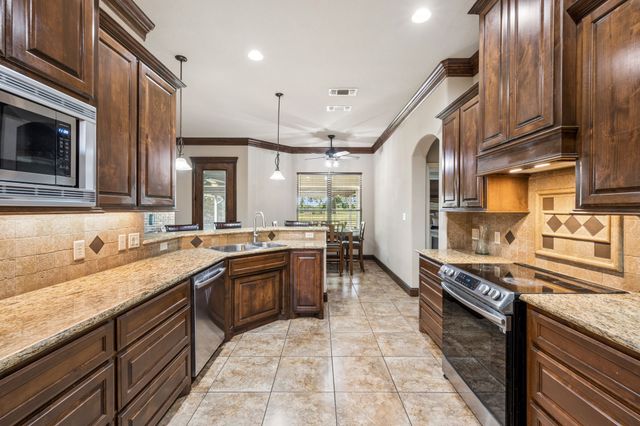 3000 Elkton Drive, Granbury, TX 76049
