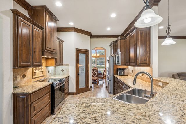 3000 Elkton Drive, Granbury, TX 76049