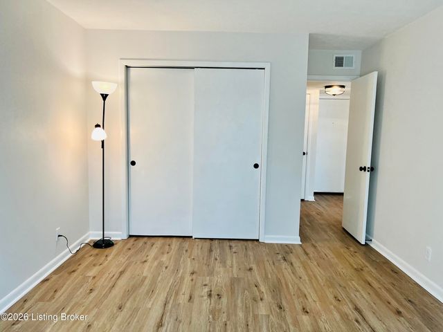 1935 Gardiner Ln APT F92, Louisville, KY 40205