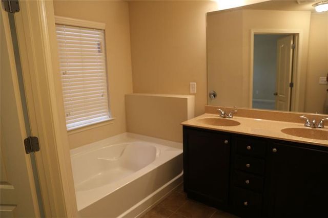 2654 Sardis Chase Ct 300, Buford, GA 30519