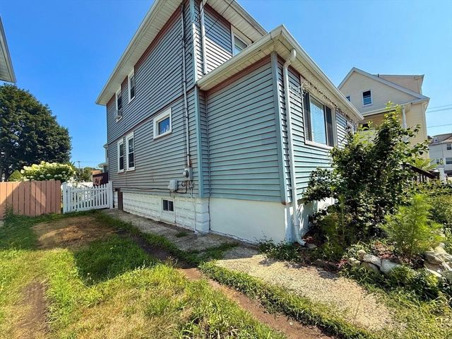 11 Havelock St, Malden, MA 02148