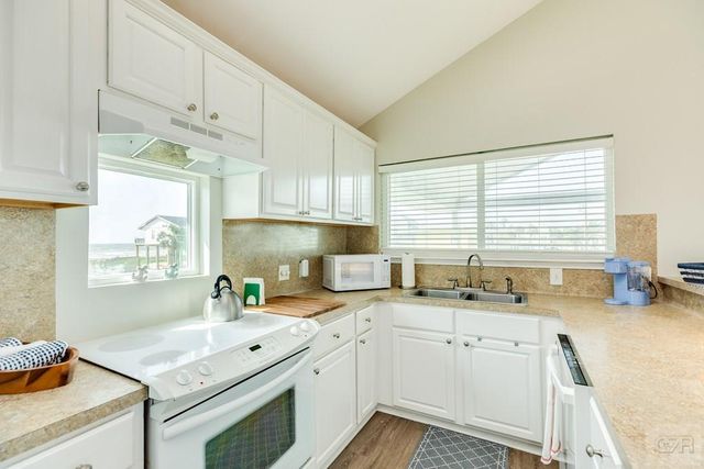 16906 Beachcomber Drive, Jamaica Beach, TX 77554