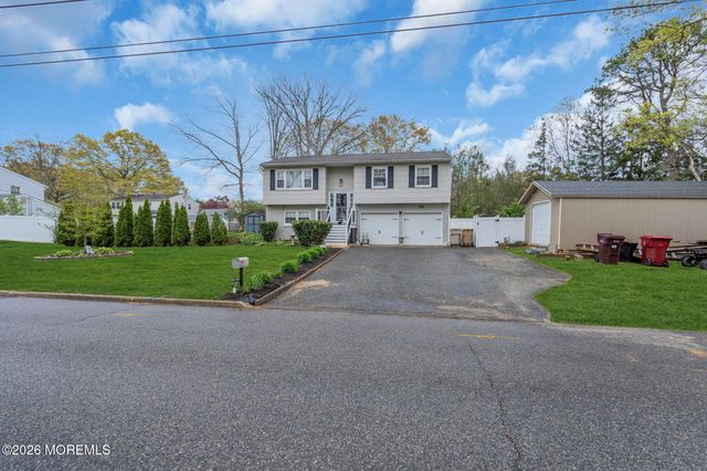 75 Bittern Lane, Bayville, NJ 08721