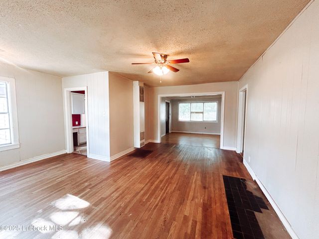 2406 32nd Street, Lubbock, TX 79411