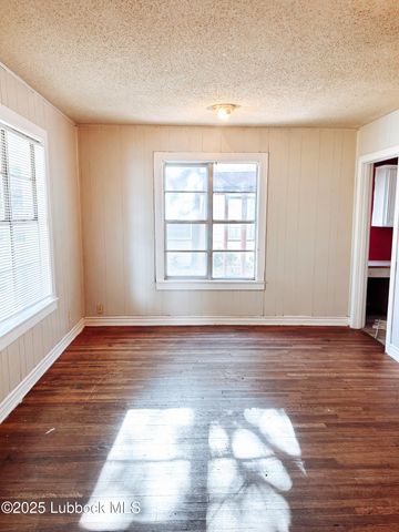 2406 32nd Street, Lubbock, TX 79411